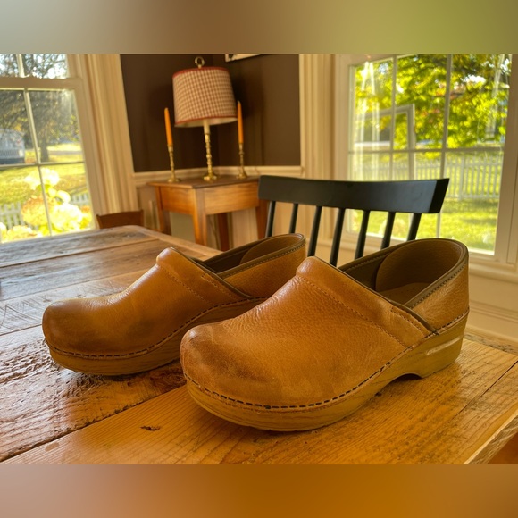 Dansko Honey Clogs - Picture 1 of 7